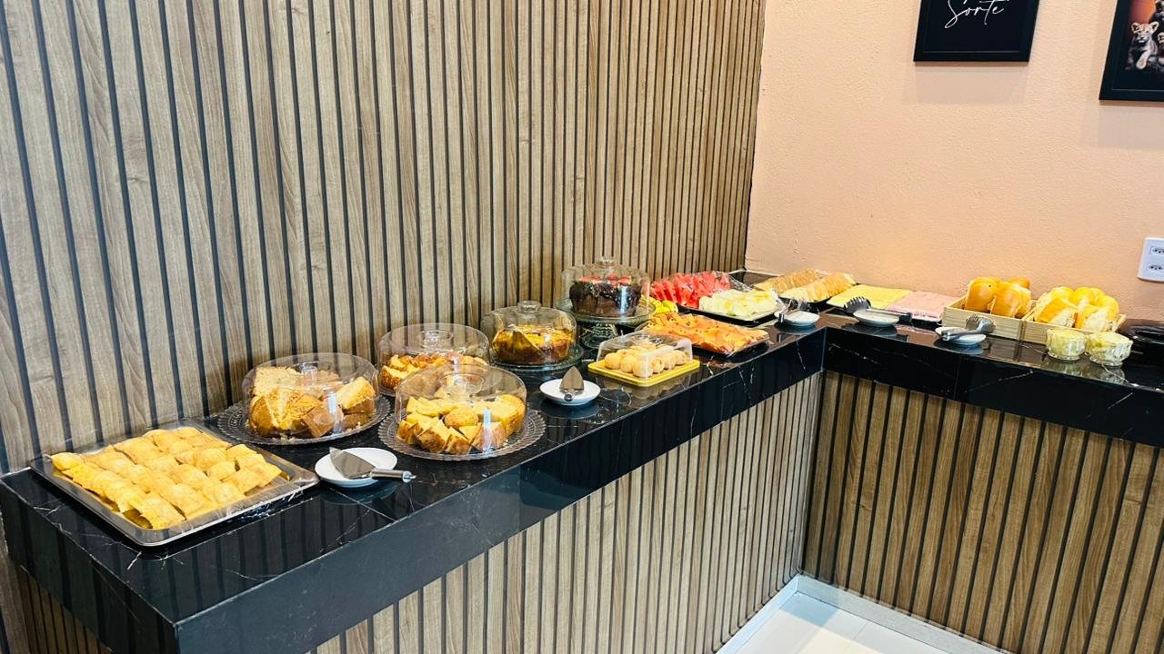 Caf&eacute; da manh&atilde; do River Su&iacute;tes Hotel